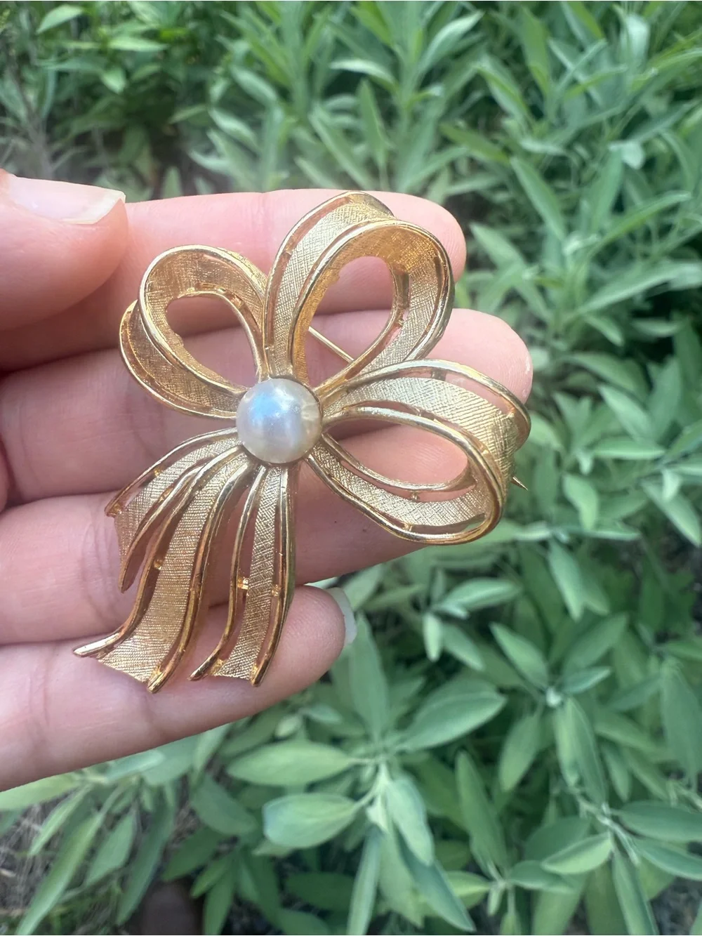 VTG 1960’s crown trifari brooch
